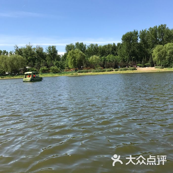  p data-id="gnx3pbb74k">绿岛森林公园坐落在有"东方鲁尔"之称的沈阳