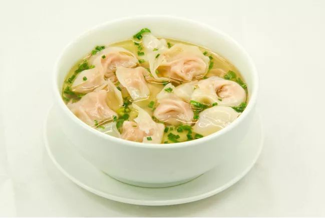  /a>和一些驱寒的药物为主要原料制作的汤品,其功效是防止耳朵冻烂