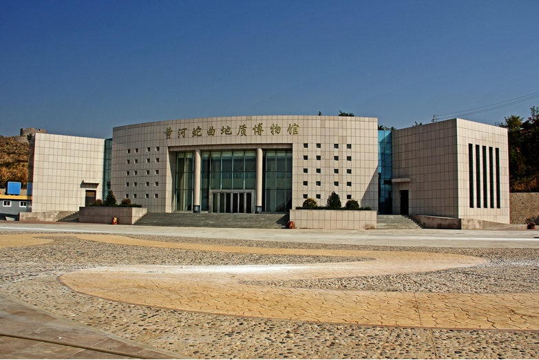  p data-id="gn2l85j5sa">西安地质博物馆是中国省级综合性地质科学