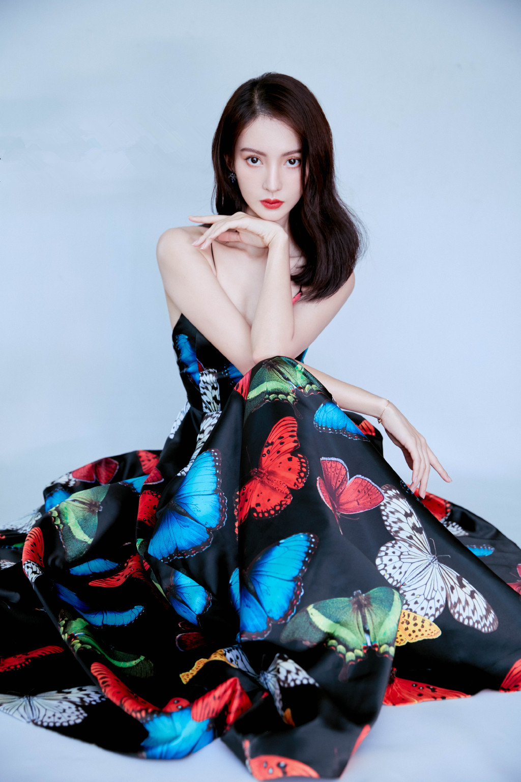  p>金晨,1990年9月5日出生于山东省济南市,毕业于北京舞蹈学院民族舞