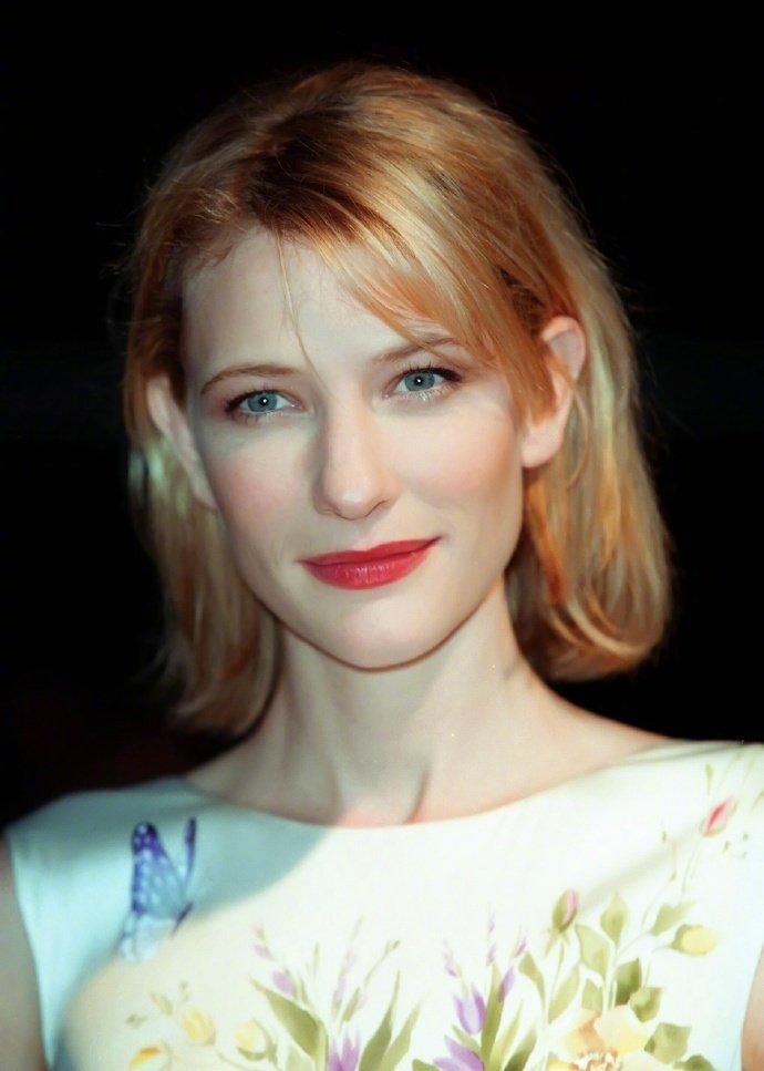  i>(cate blanchett) /i>,1969年5月14日出生于澳大利亚墨尔本,毕业于