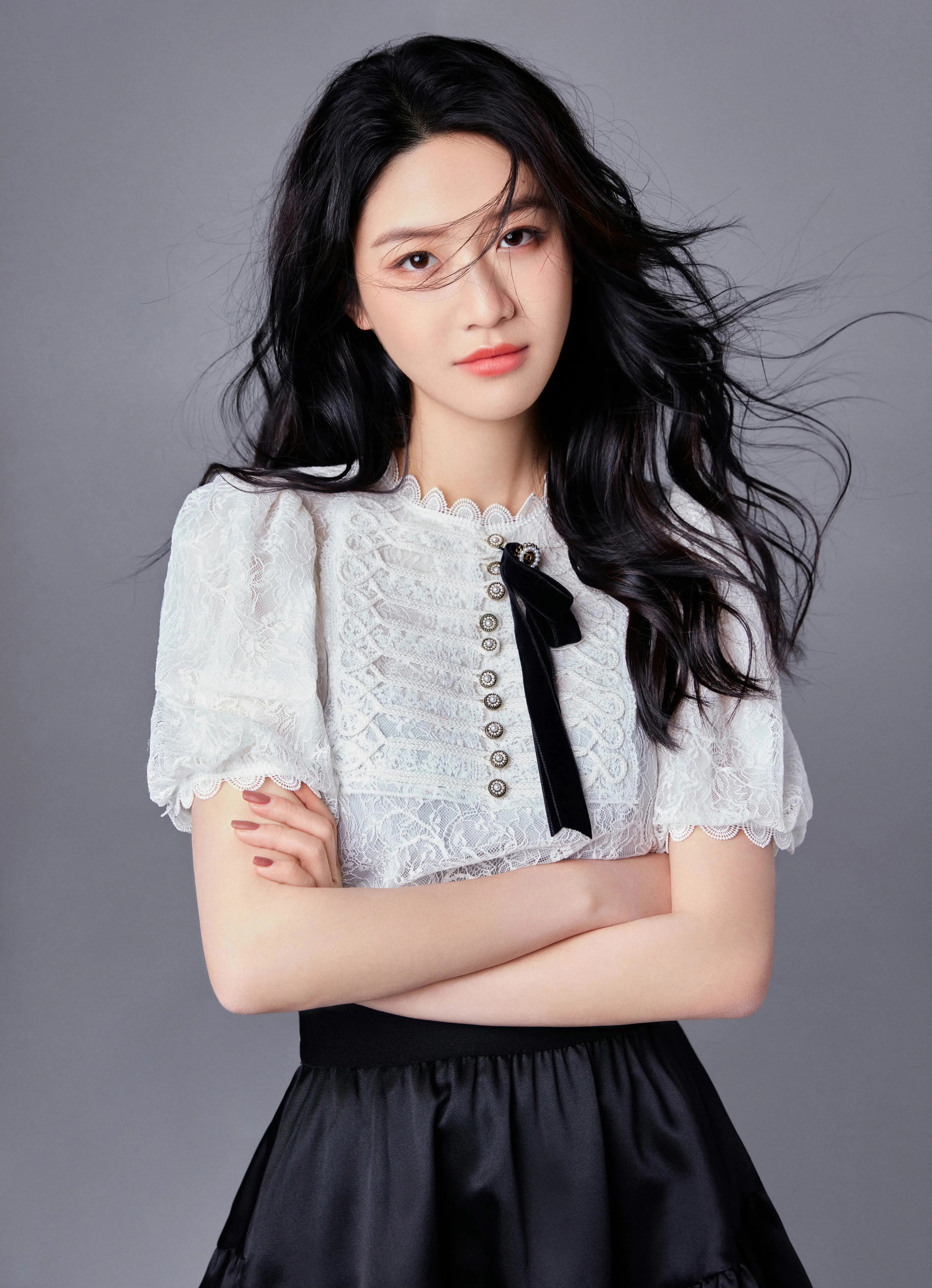  p data-id="gnx3xjupx1">向涵之,2002年5月4日出生,华语影视女演员.