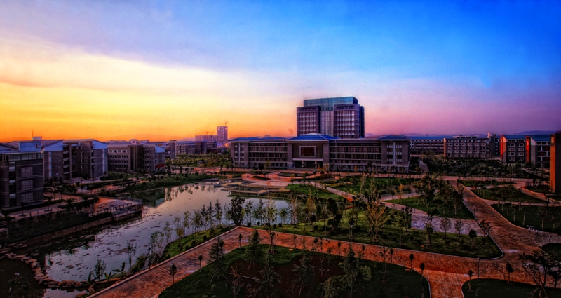  p>云南师范大学(yunnan normal university),简称"云南师大",坐落在 