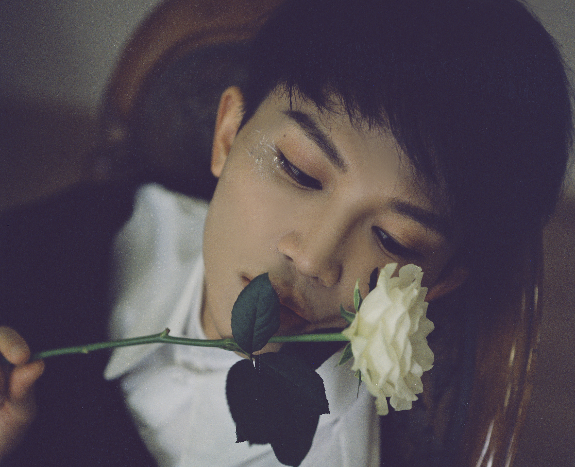 长于贵州贵阳,中国内地男歌手,2016年6月毕业于乌克兰 a target="