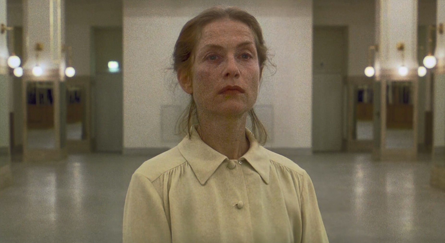 1953年3月16日出生于法国巴黎,毕业于巴黎国立高等戏剧艺术学院,法国