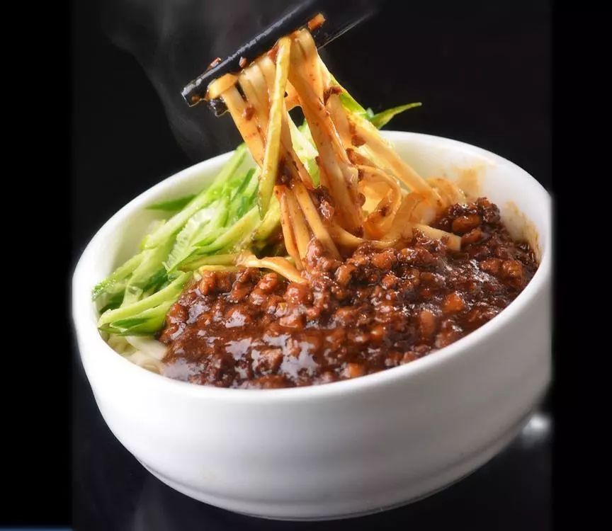  p>港式炸酱面是用广式生面, a target="_blank" href="/item/肉丝