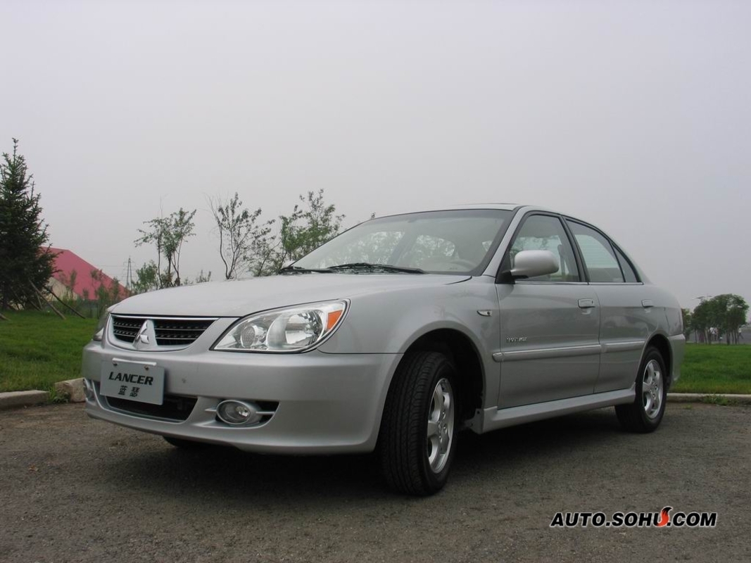  p>三菱蓝瑟是东南汽车推出的三菱车标轿车,属国产车,市场定位在 a