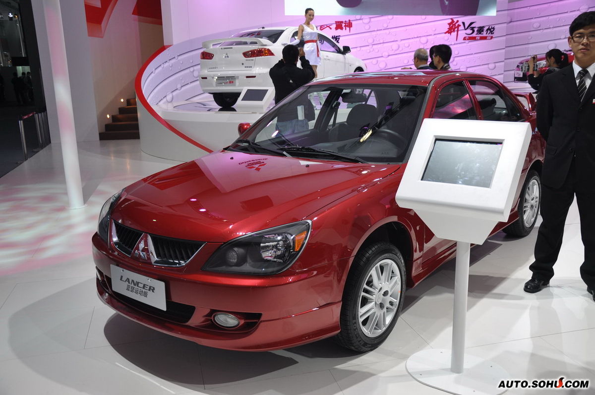  p>三菱蓝瑟是东南汽车推出的三菱车标轿车,属国产车,市场定位在 a