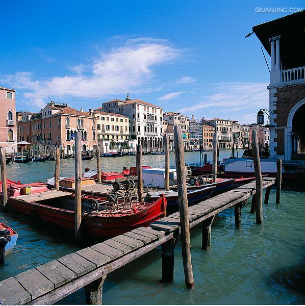  p>大运河(grand canal),是中国东部平原上的伟大工程,是中国古代劳动