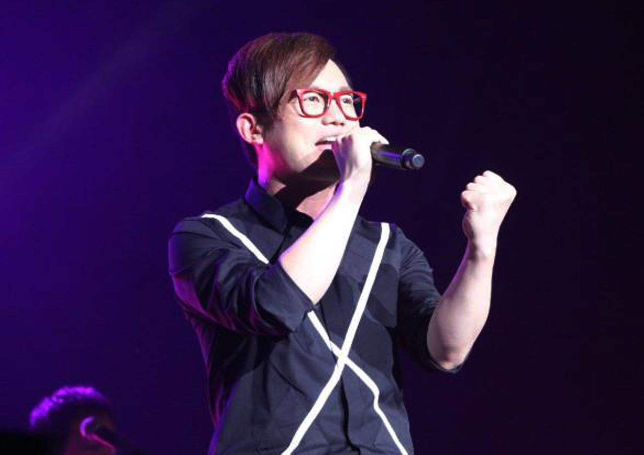  p>丁克森,原名丁晨,湖北武汉人,籍贯湖北武汉,中国流行男歌手,词曲