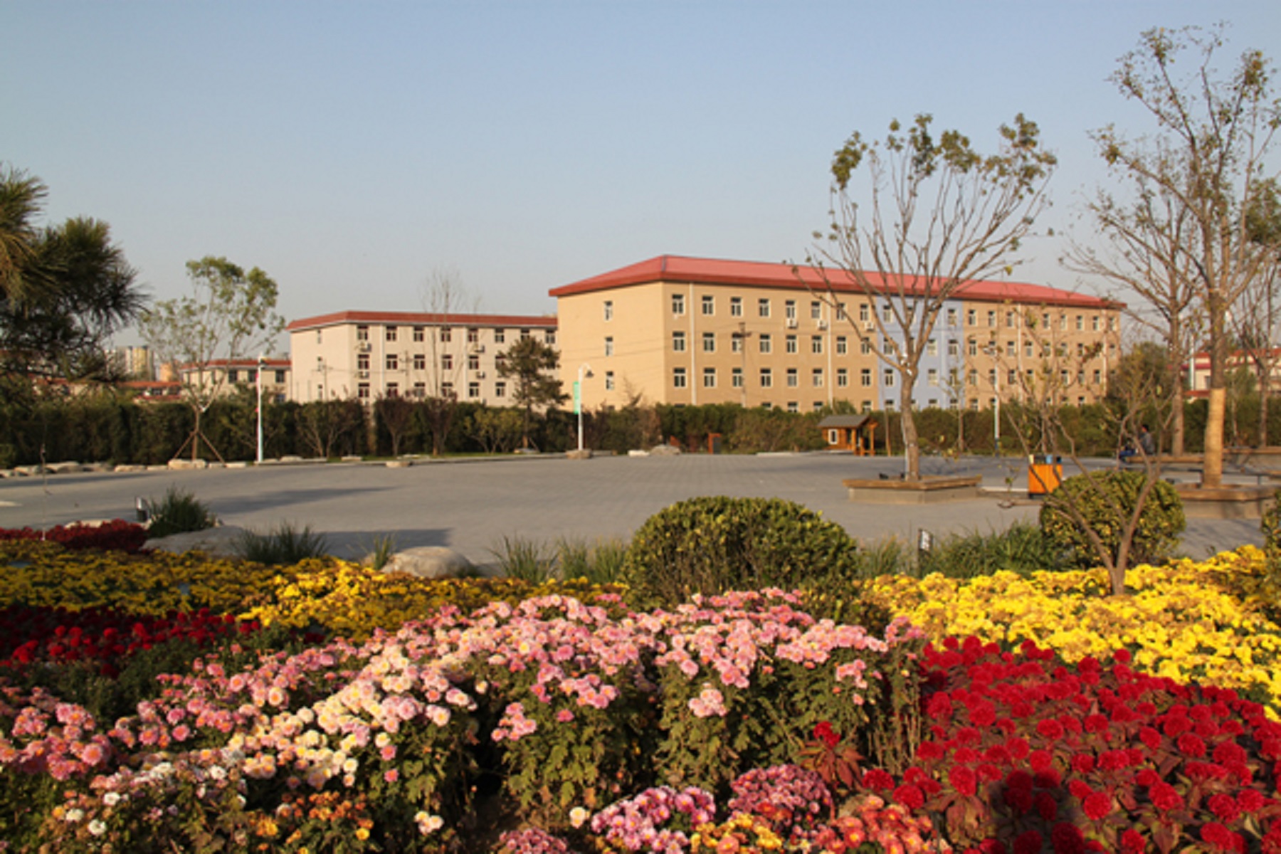 教育部备案,在原北京培黎职业大学基础上设立,具有独立颁发国家承认