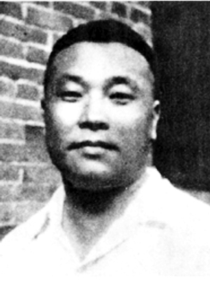  p>孙铭九(1909—2000),出生于辽宁省新民县,1927年加入东北军,1928年