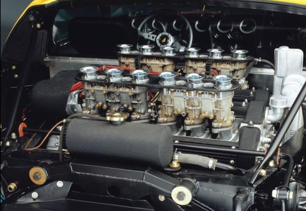  p> b> a target="_blank" href="/item/后置发动机/7909398" data