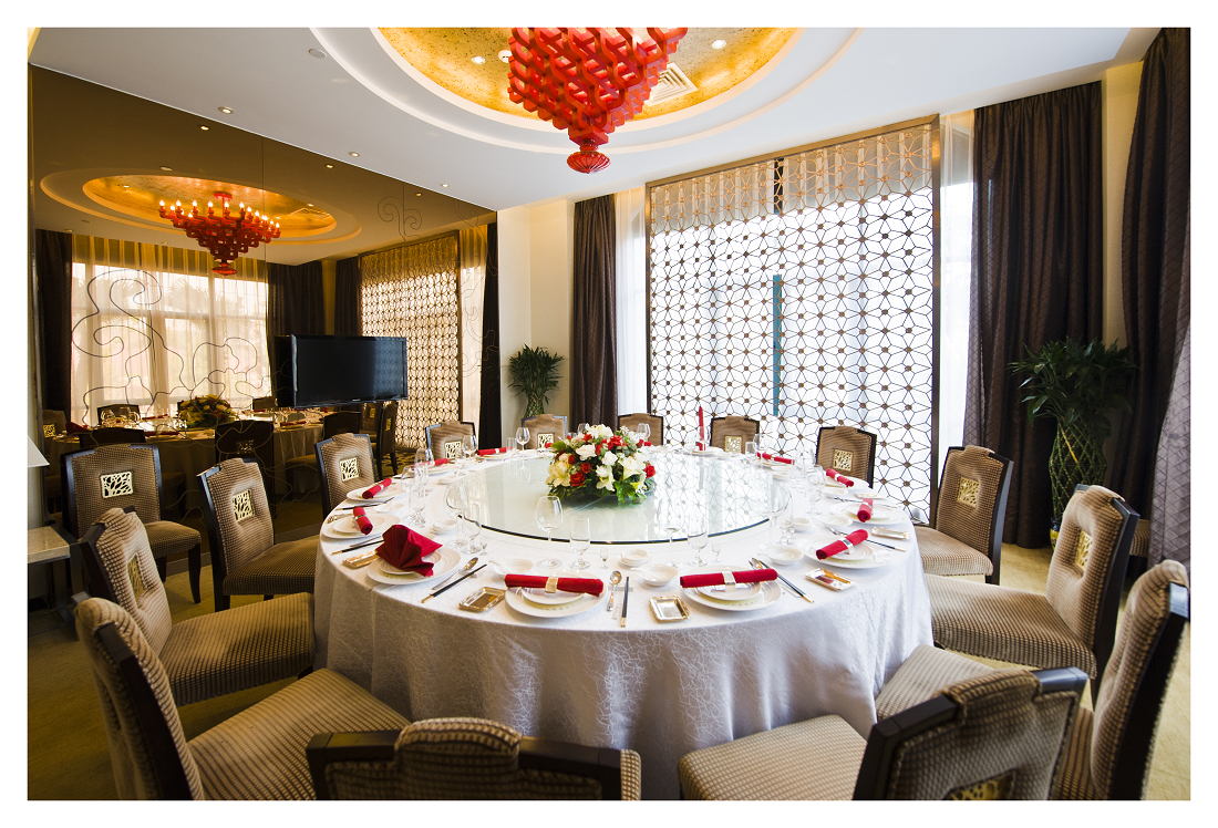 南康大酒店由赣州市知名地产企业南康德宝