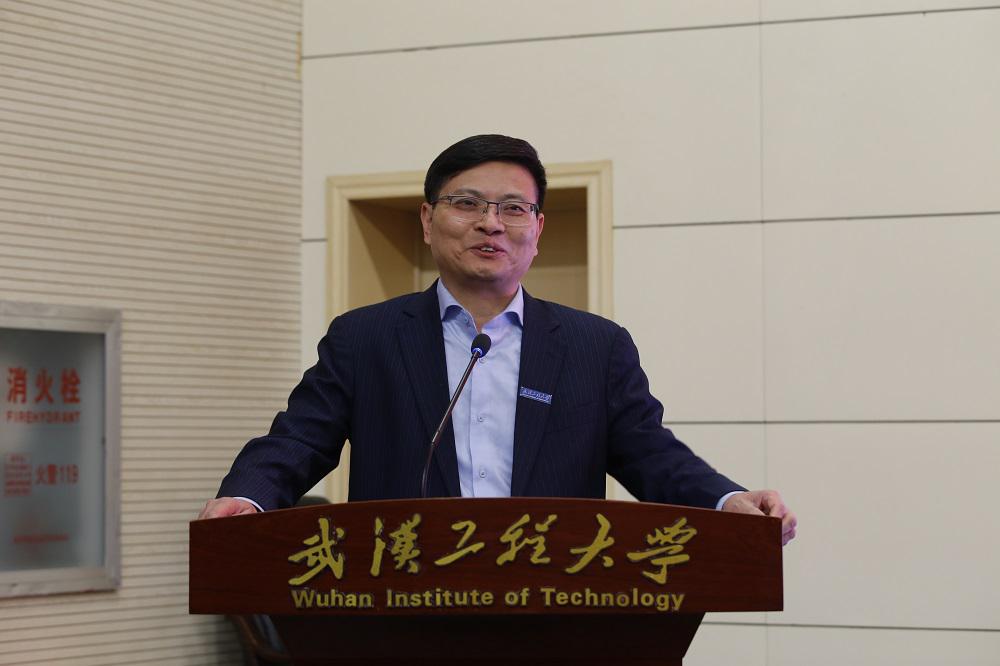 p data-id="gnbsnbox7z">陈芬儿,男,汉族,1958年4月7日出生于江西崇仁