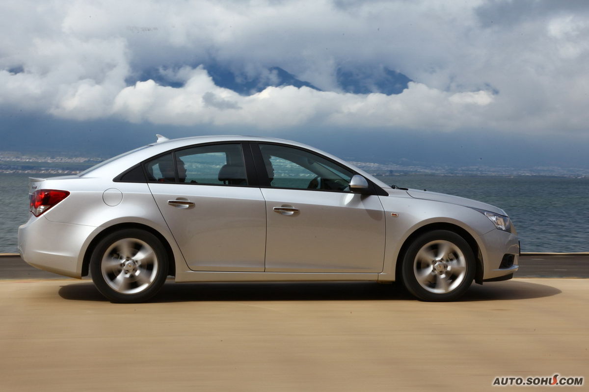 a>科鲁兹(cruze)是 a target="_blank" href="/item/通用汽车/640426"