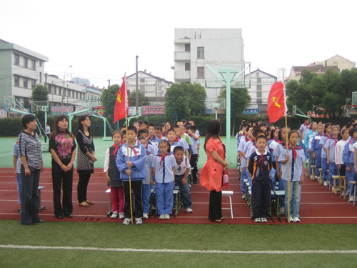  p>无锡市柏庄实验小学,始建于1916年,原名柏木桥小学,后名柏庄小学.