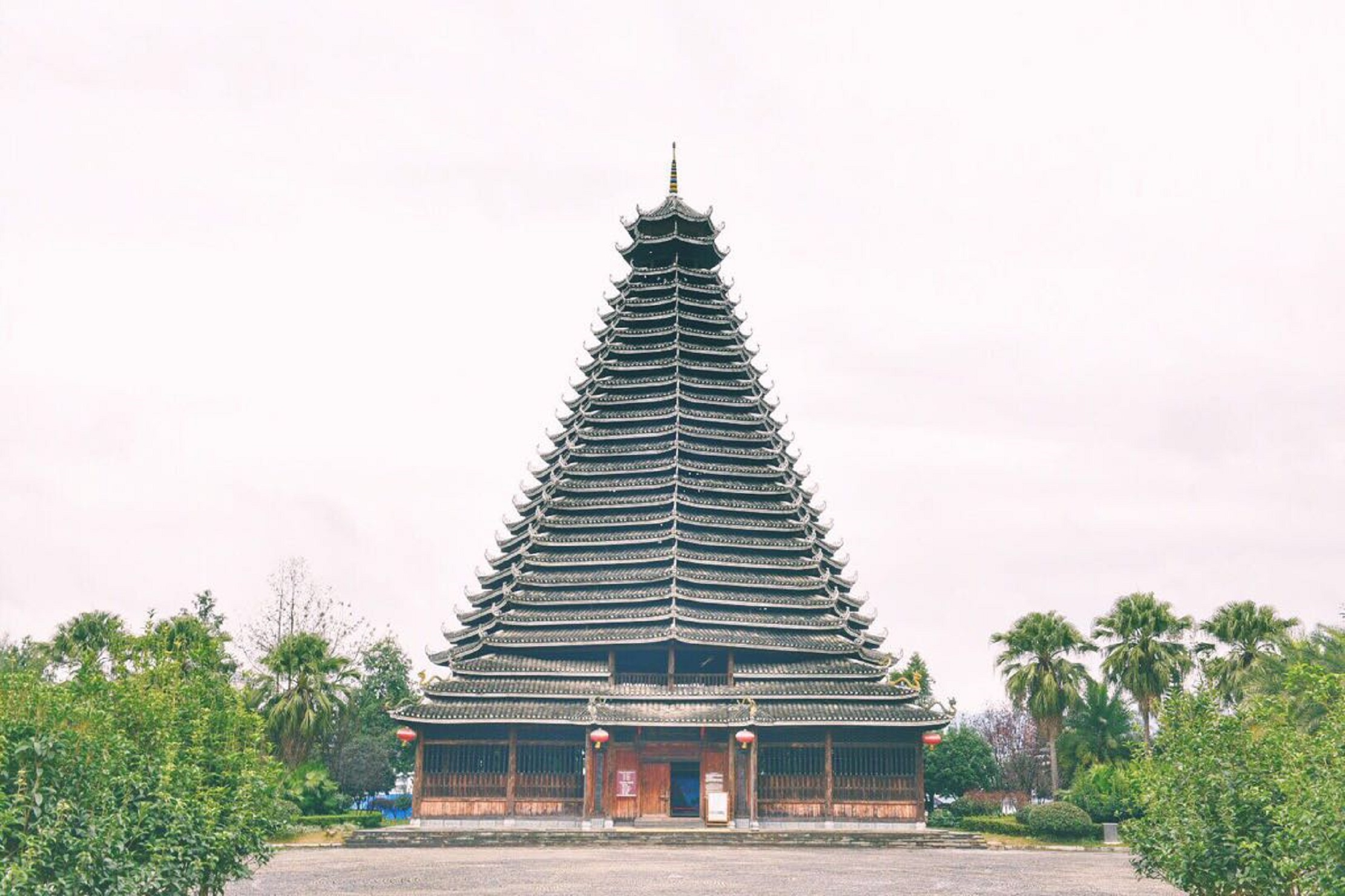  p data-id="gnwkaahrgm">三江风雨桥位于广西柳州 a target="_blank"