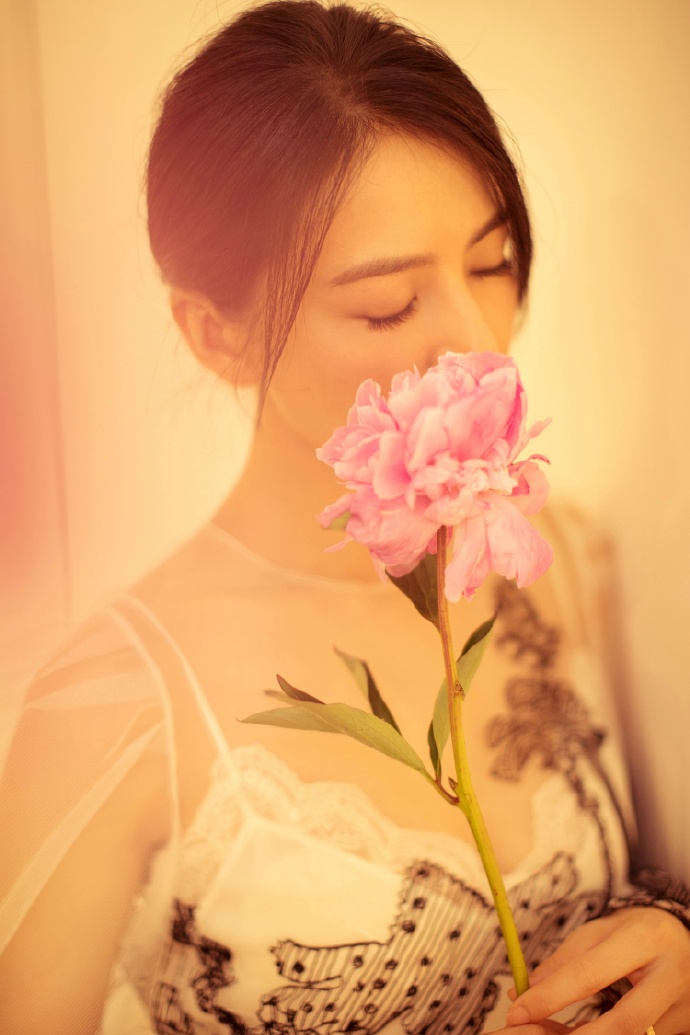 1979年10月5日出生于北京市丰台区,祖籍河北唐山,中国内地影视女演员