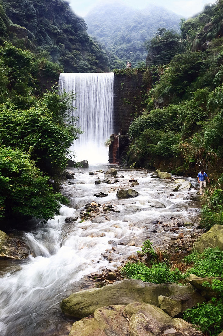 东林大峡谷是生态文化旅游休闲度假区位于江西省九江市庐山北麓卧云垄