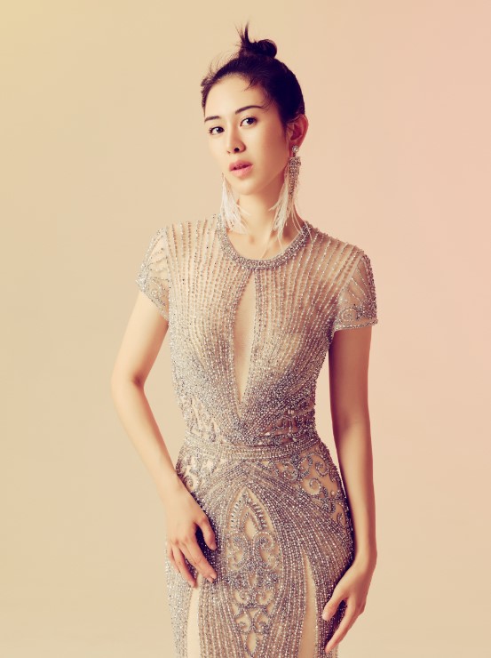  p>吴双(艺名:无双),女.