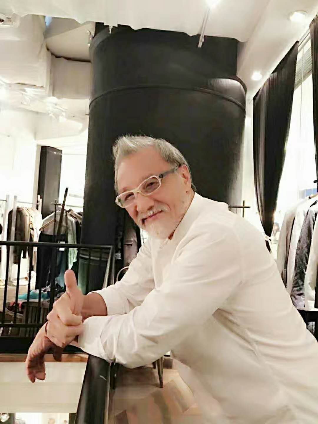  p>石天 i>(1949年10月17日-2021年9月) /i>