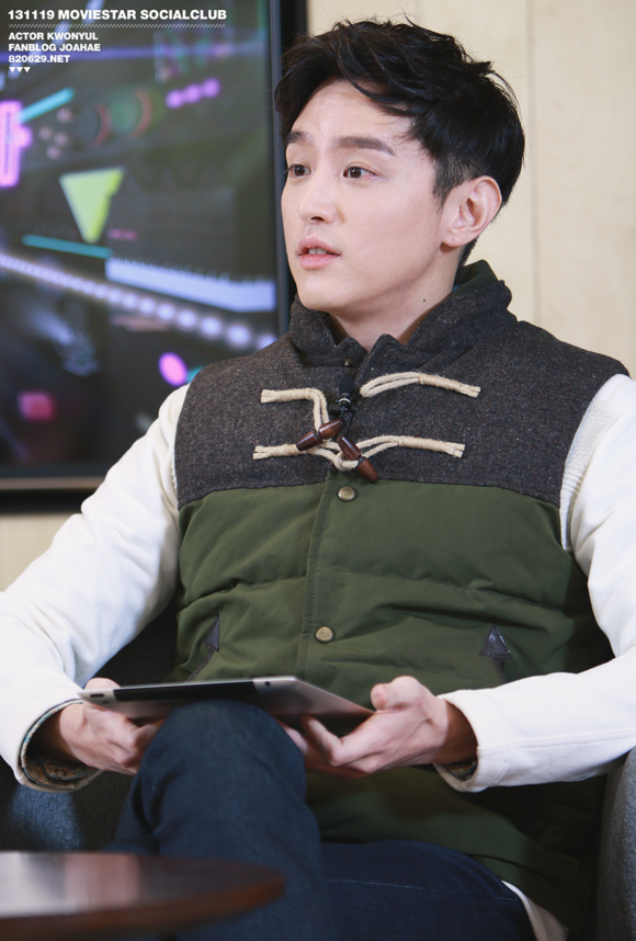 本名权世仁,2012年转入经纪公司saram entertainment时将名字改为权律