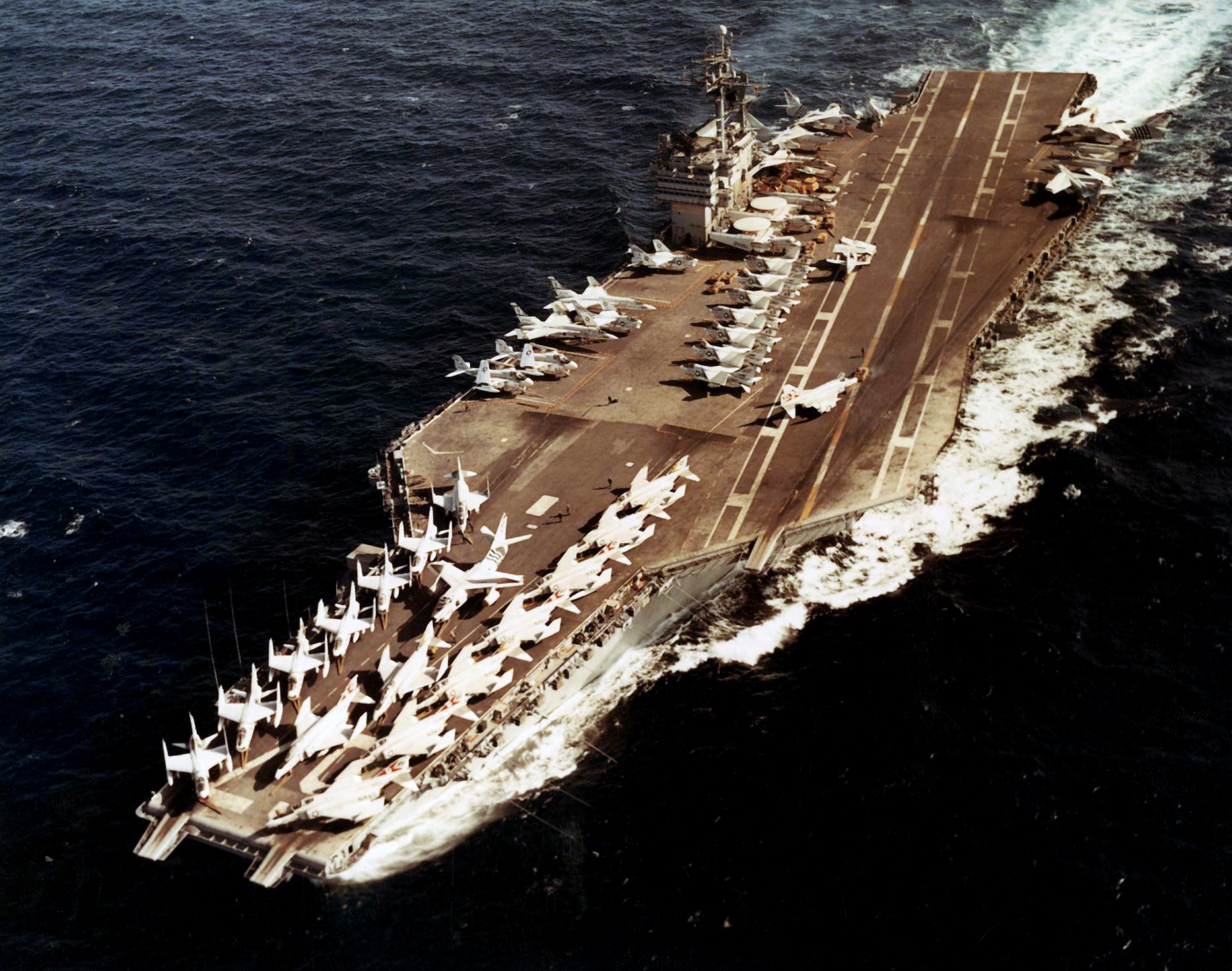  p>小鹰级航空母舰(英文:kitty hawk class aircraft carrier),是 a