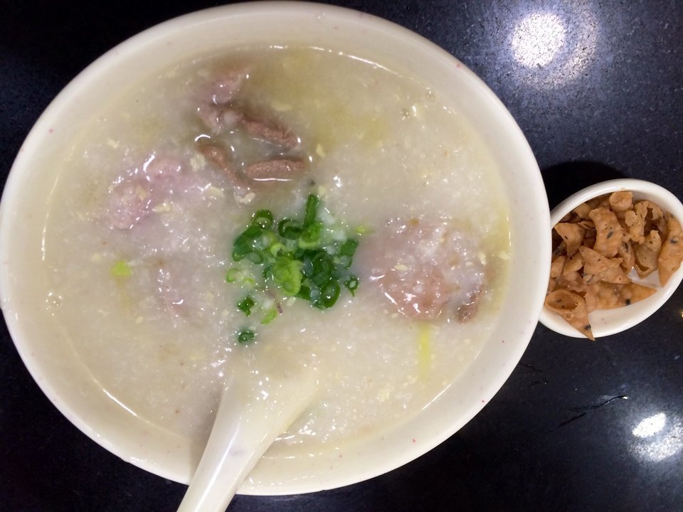  p>状元及第粥是广东省广州市的一道特色小吃,属于粤菜系,该菜品起