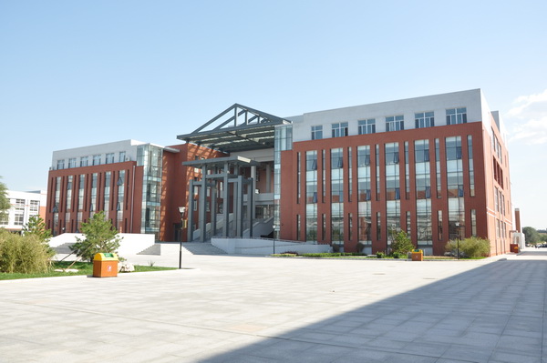 河北正定中学东校区