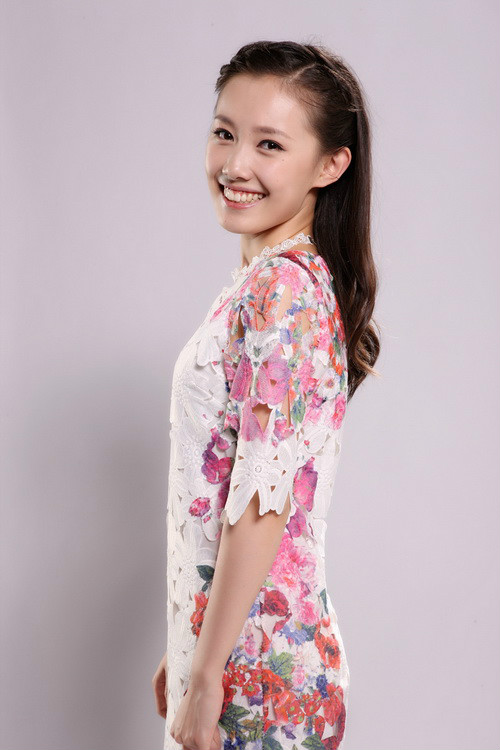 朱婧佳 /b>,中国内地新晋女 a target="_blank" href="/item/歌手