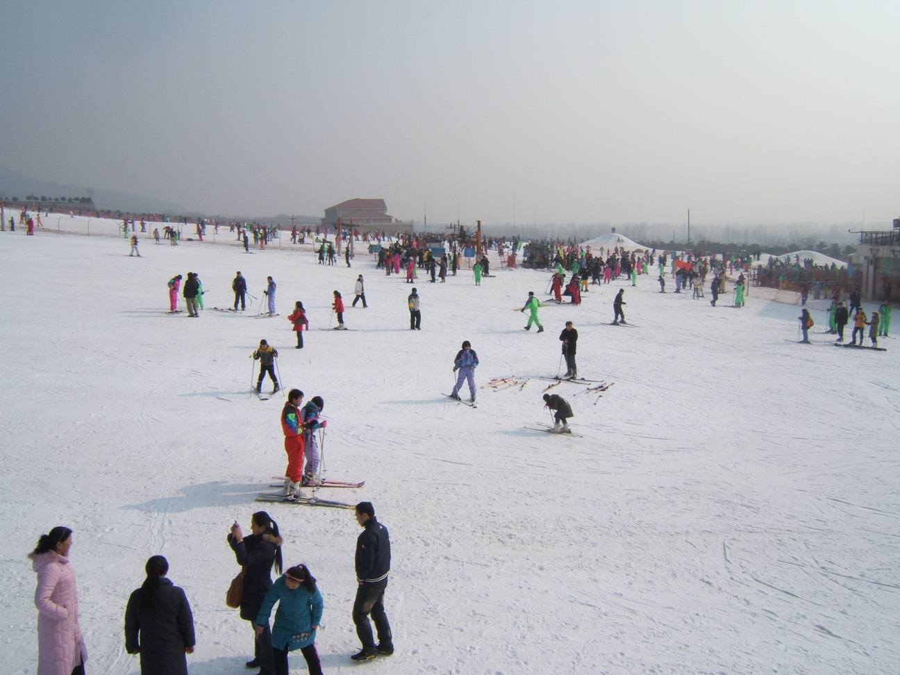  p>延庆石京龙滑雪场于一九九九年建成,位于国家级生态环境示范区