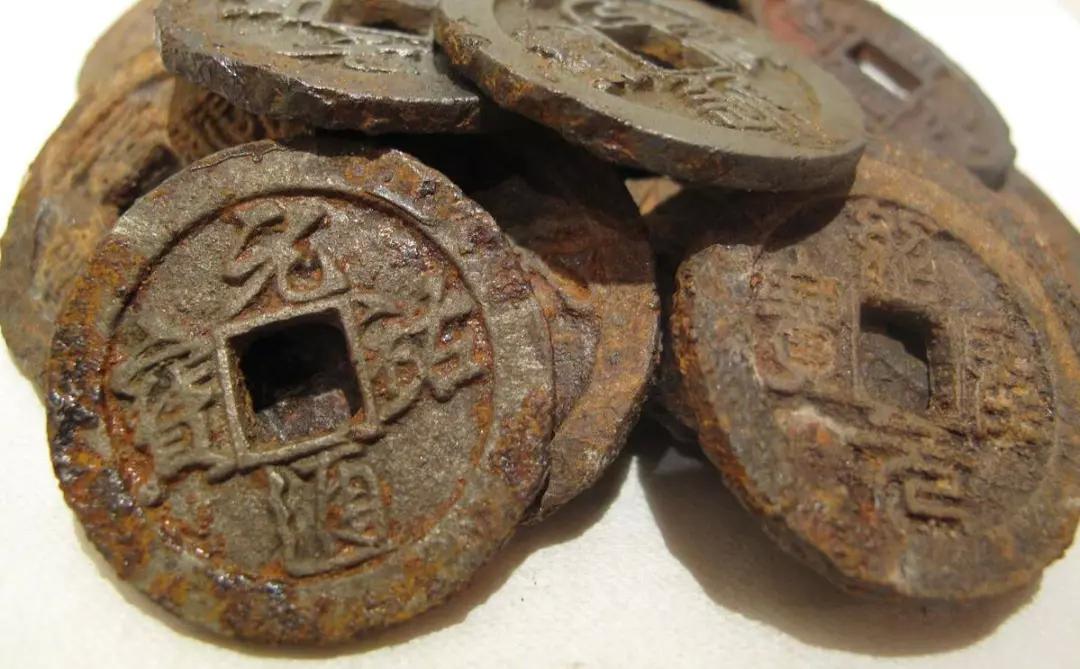铜币在古代为什么会被淘汰，纸币又如何成为货币的新宠_百科TA说