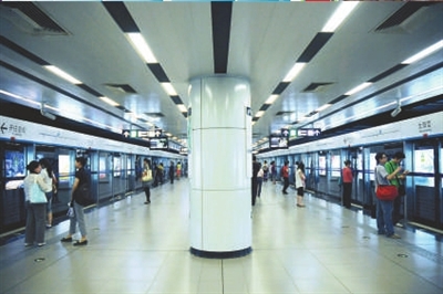 站台位于上下行车线路之间的站台布置形式称为岛式 a target="_blank"