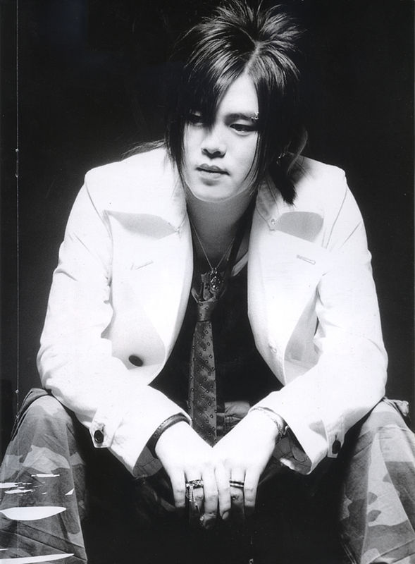  p>文熙俊(         ),1978年3月14日出生于韩国首尔市,韩国男歌手