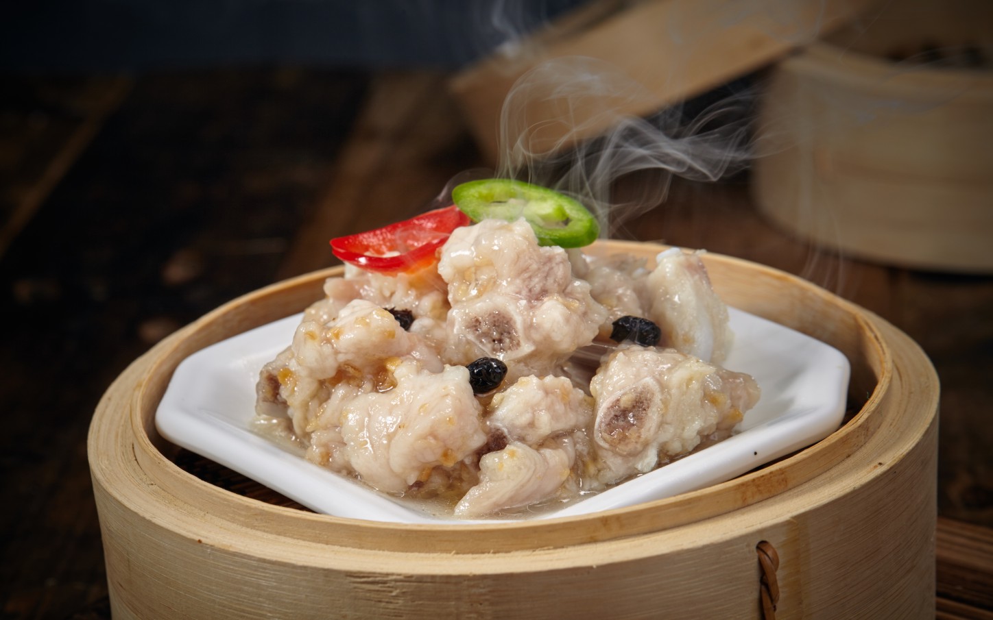  p data-id="gnbjathjws">广式蒸排骨是广东省传统名菜,属于粤菜系.