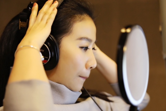  p>李莉,中国内地主持人,毕业于 a target="_blank" href="/item/中国