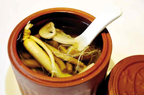 洋参土鸭汤