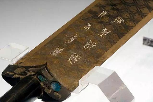 越王勾践剑为何会千年不锈，它又为什么出现在楚墓当中？_百科TA说