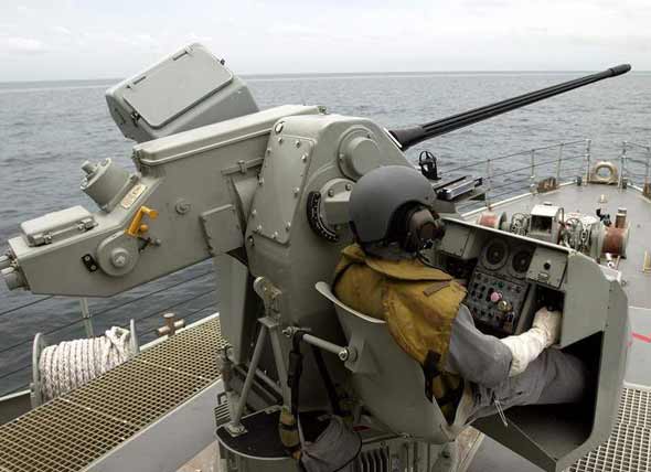  p>m242型"大毒蛇"25毫米链式机关炮.