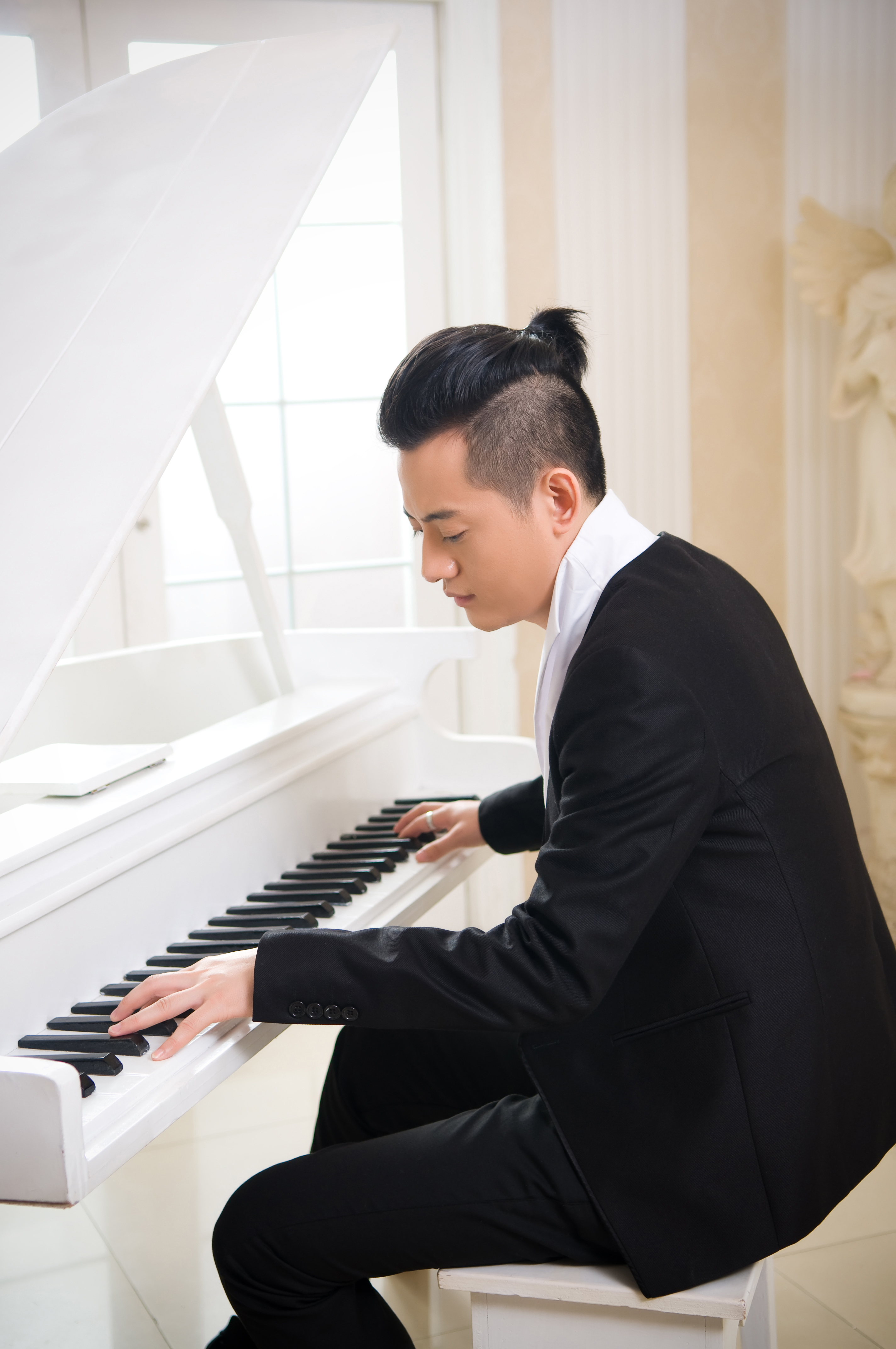  p data-id="gnbiz2kcyj">张天龙,1986年出生于四川达州开江,中国内地