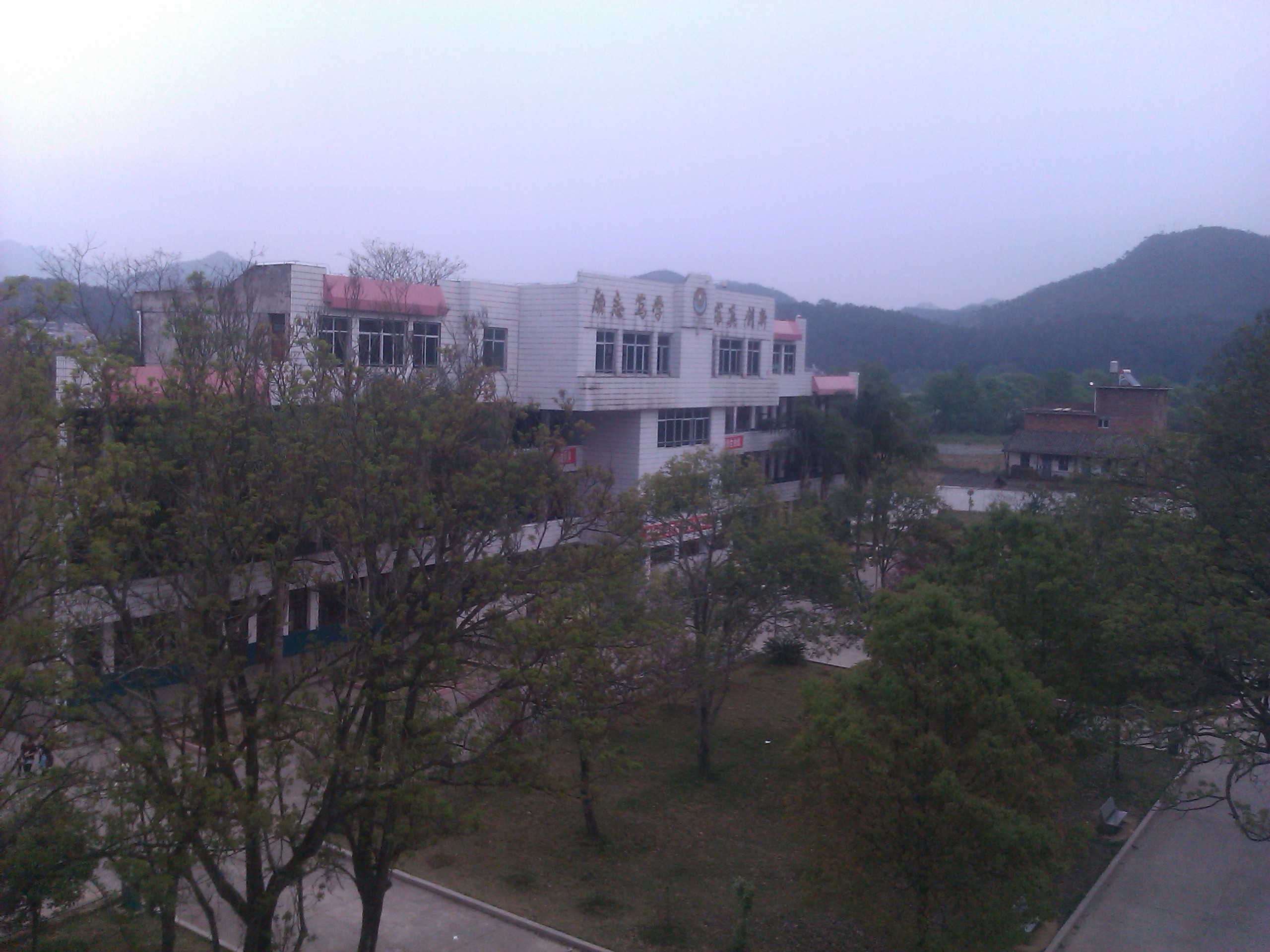 长汀新桥中学