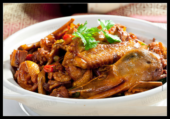  p>啤酒鸭是南昌一道十分家常的 a target="_blank" href="/item/烧菜