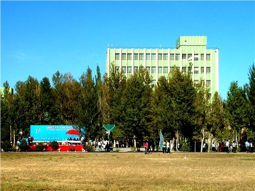 青海油田第一中学
