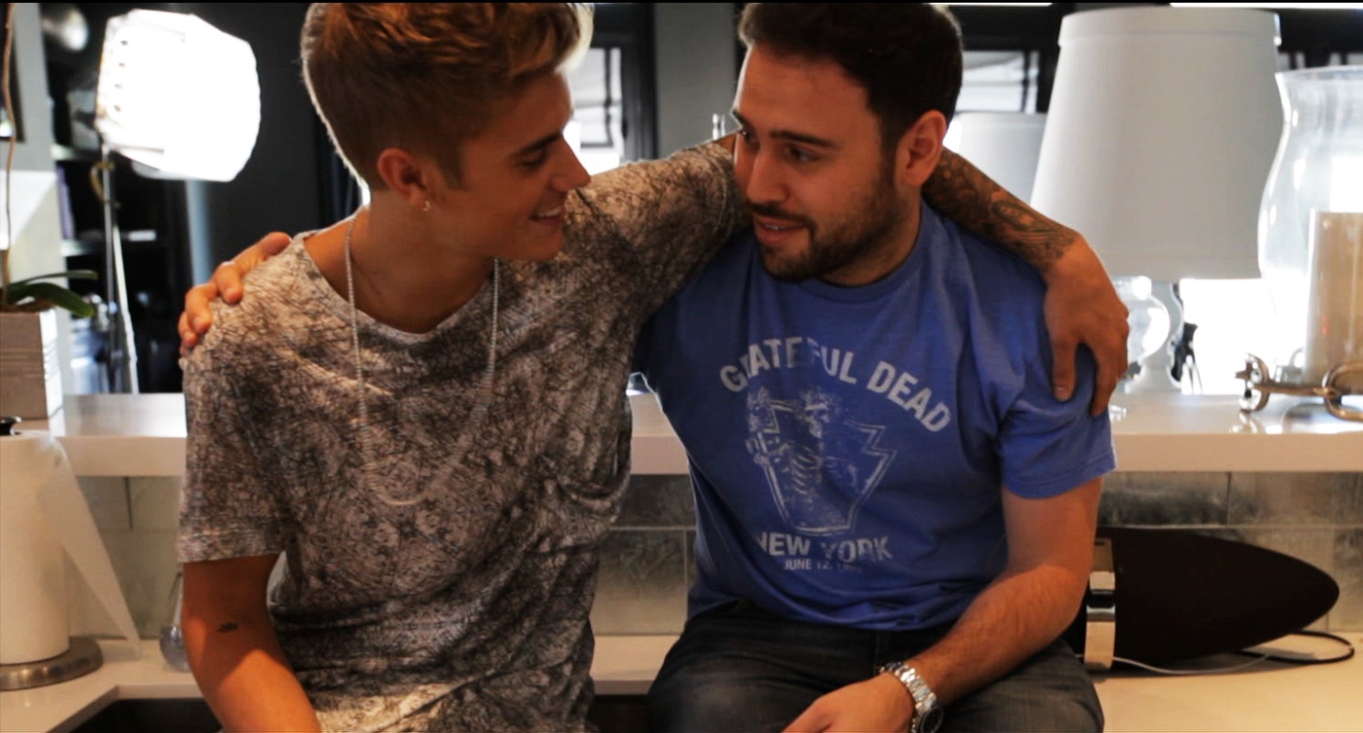 《信仰贾斯汀·比伯》是朱浩伟执导,justin bieber,scooter braun等