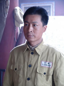 《解放海南岛》龙沐春饰邓华4