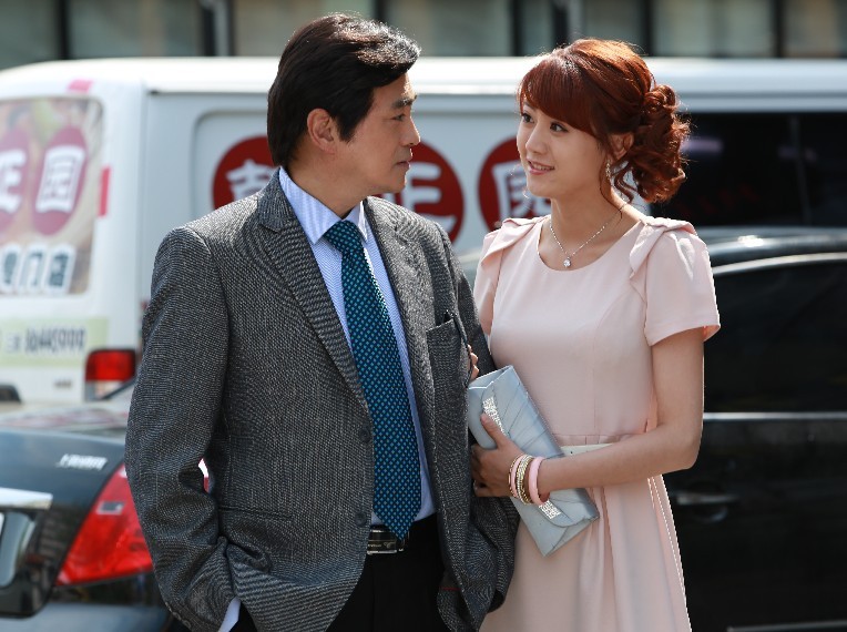  p>《亲情保卫战》是由中央电视台,甘肃建新实业集团有限公司,玉圭园