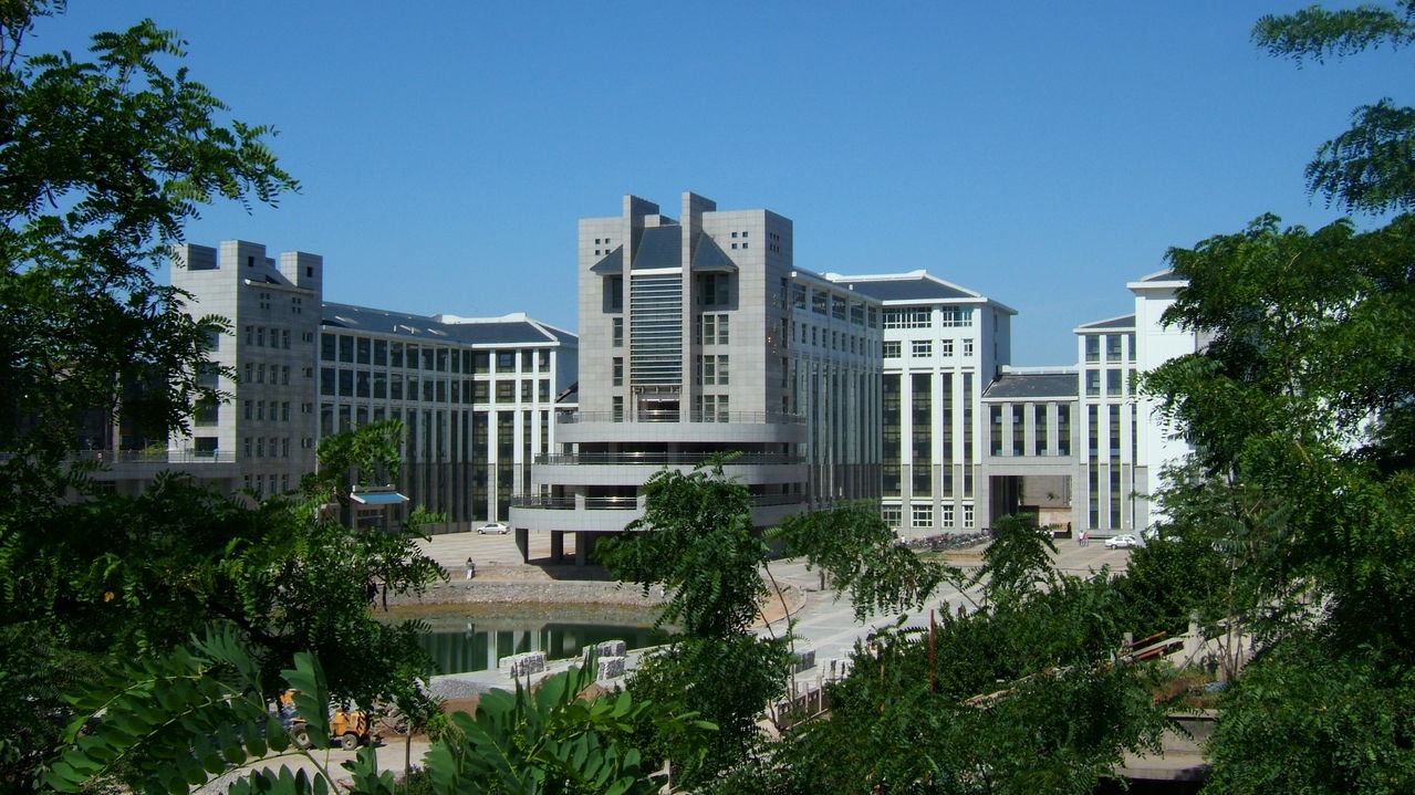  p>山西师范大学(shanxi normal university),简称"山西师大",位于