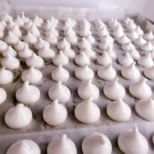  p>在使用糖霜前,如果加入柠檬汁或者 a href="#" data-lemmaid="