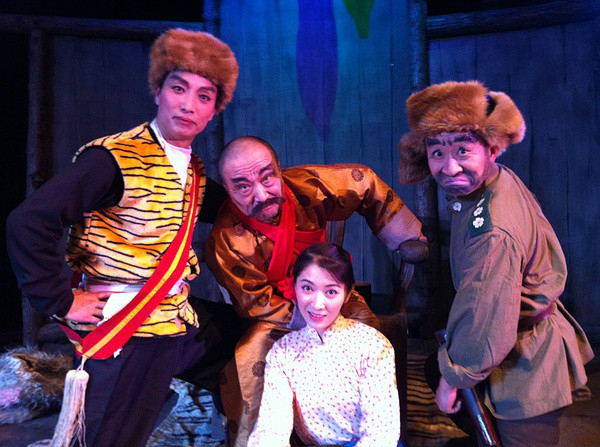  p>《丑角爸爸》是 a target="_blank" href="/item/王硕/7713546"